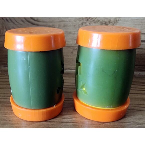 Vintage St. Labre Indian School Ashland Montana Salt & Pepper Shakers Plastic - Picture 7 of 13